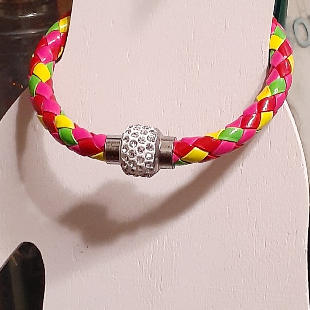 🧡🔗Multi-Colored🔗Magnetic Cuff🔗Bracelet🔗💚 - Picture 3 of 4